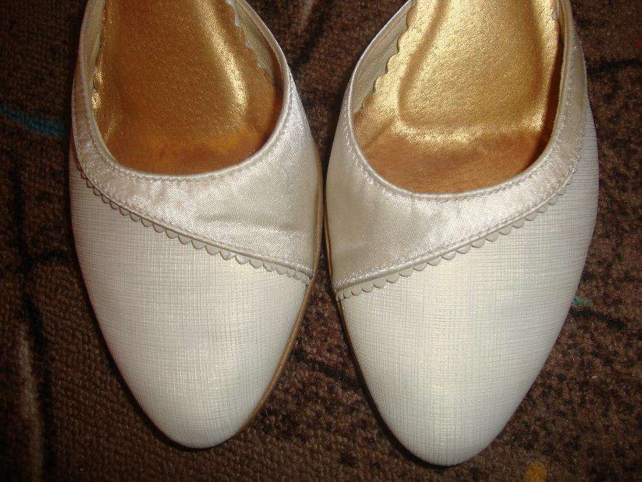 buty na ślub i wesele, kolor śmietankowa biel