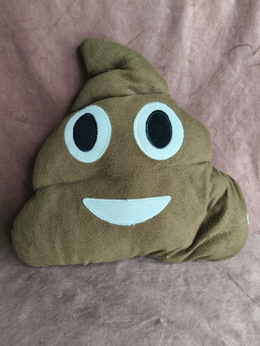 Pluszowa poduszka emotikon kupa 138