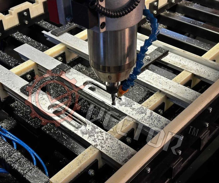 Фрезерний верстат з ЧПК для обробки алюмінієвого профілю Vector 3010FМ