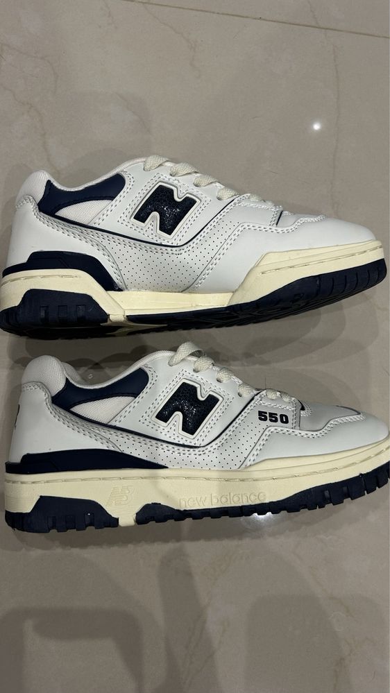 Жіночі кросівки new balance 550  / 35 розмір