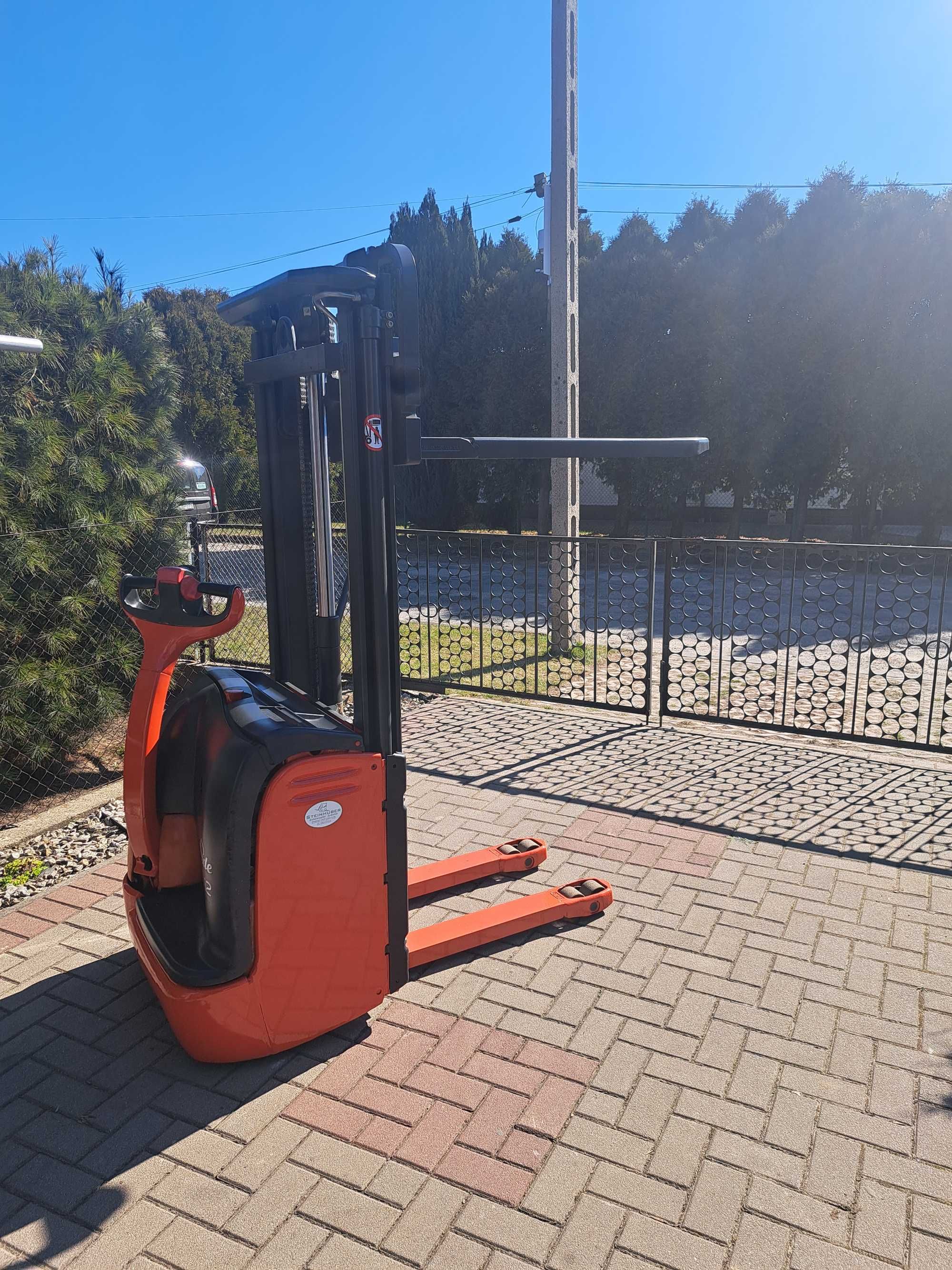 Wózek paletowy masztowy elektryczny LINDE L12, L14 triplex, T16