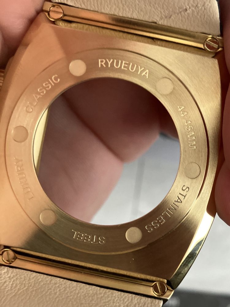 Zegarek / Etui RYUEUYA do Apple Watch 44–45 mm