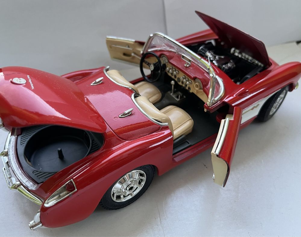 Model samochodu w skali 1:18 Chevrolet Corvette Bburago Burago