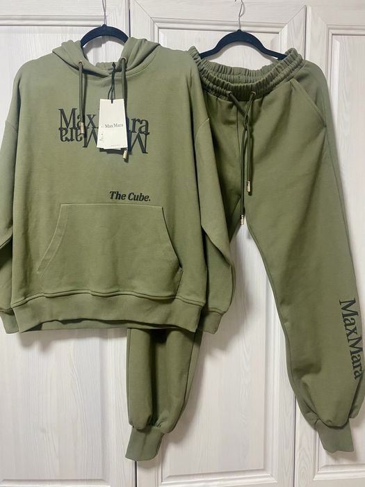 Прогулочний костюм MaxMara