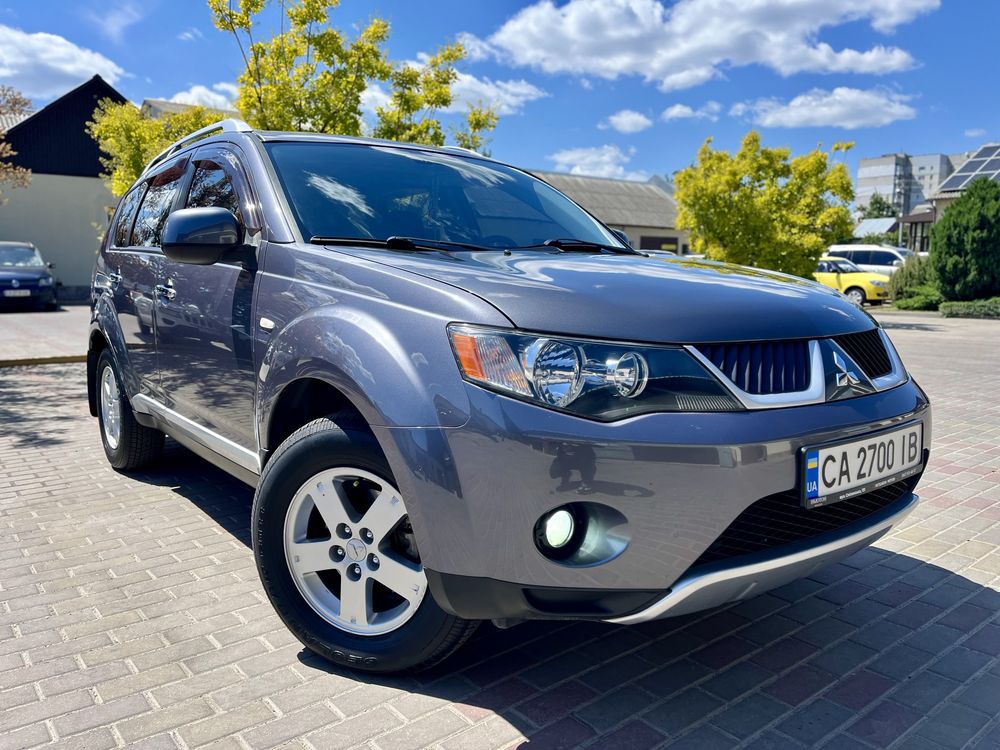 Mitsubishi Outlander 4 WD,2008, Official