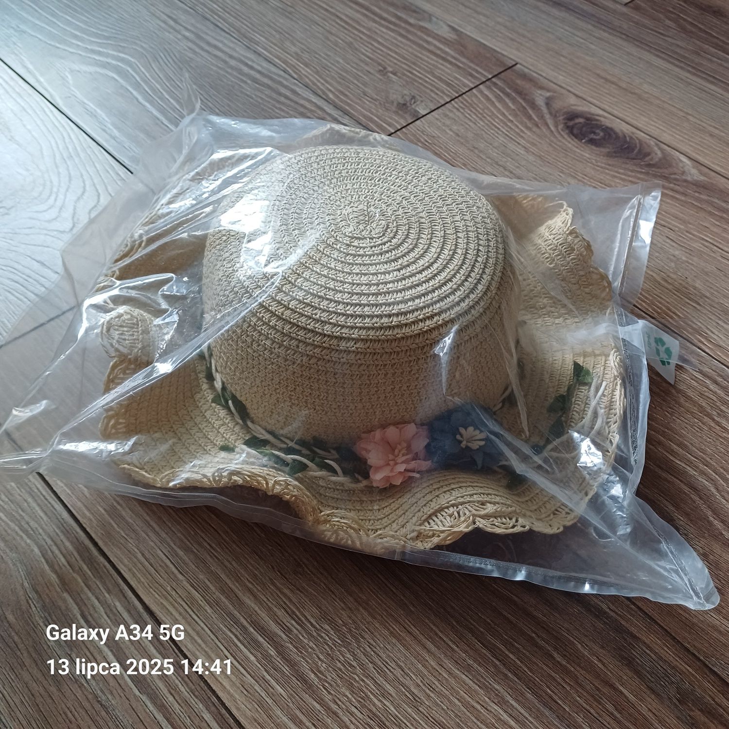 Kapelusz z torebka Nowe