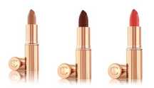Satynowa nawilżająca Pomadka K.I.S.S.I.N.G CHARLOTTE TILBURY 3,5 g