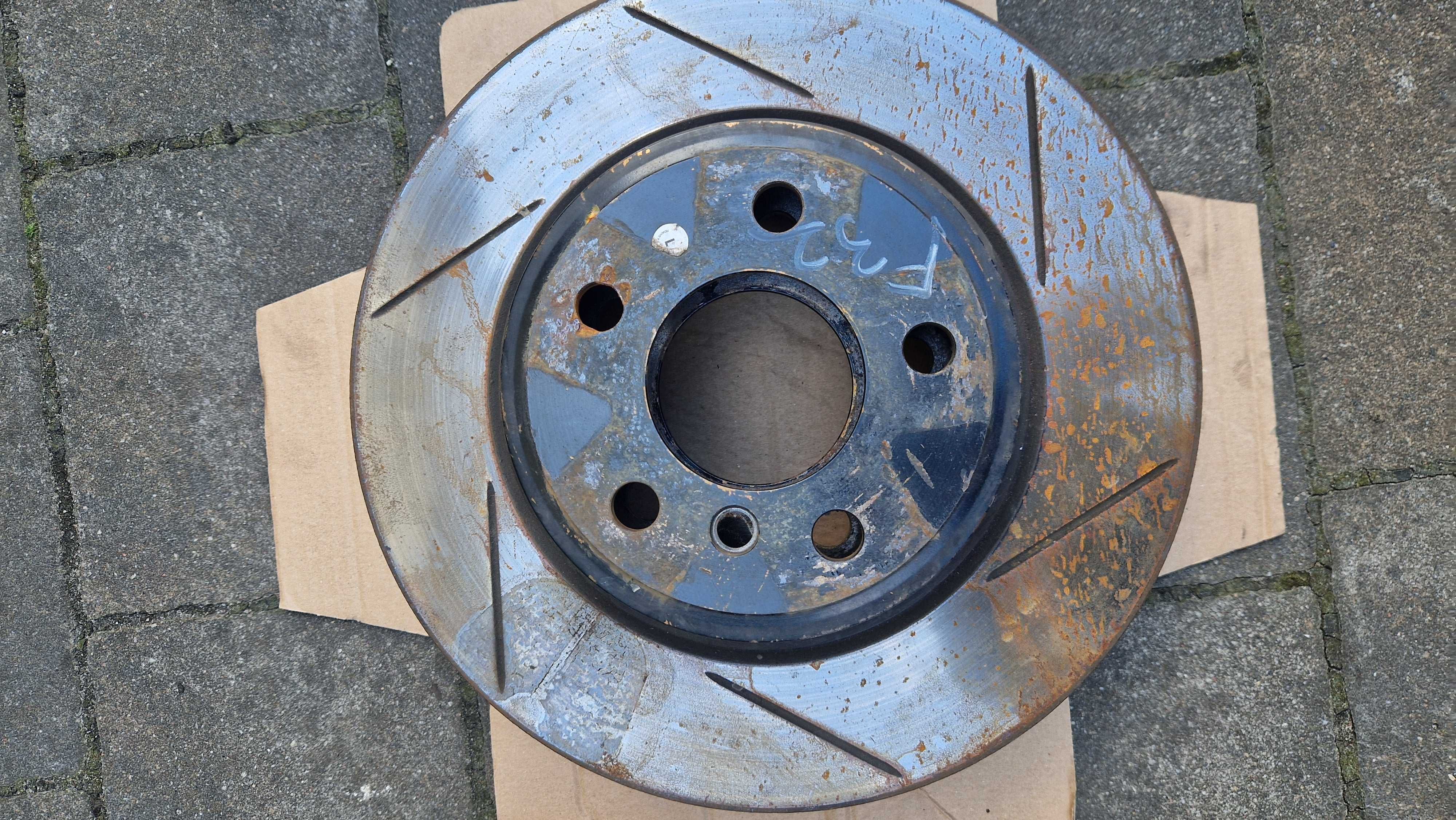 Zaciski i tarcze tyl 330mm bmw f30