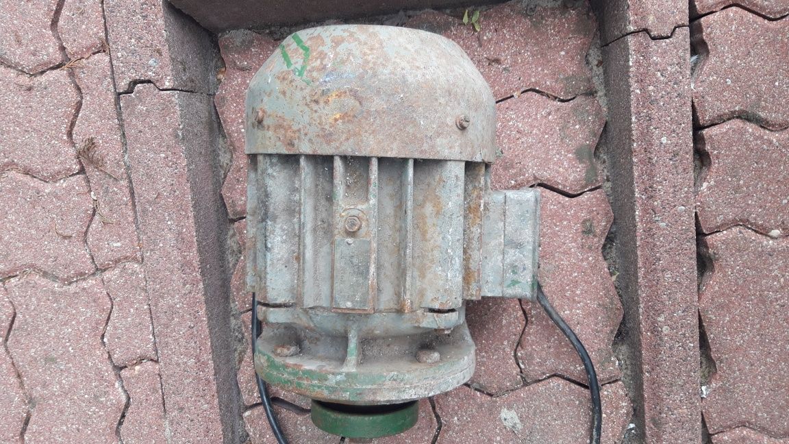 Silnik 380 V Bardzo mocny.