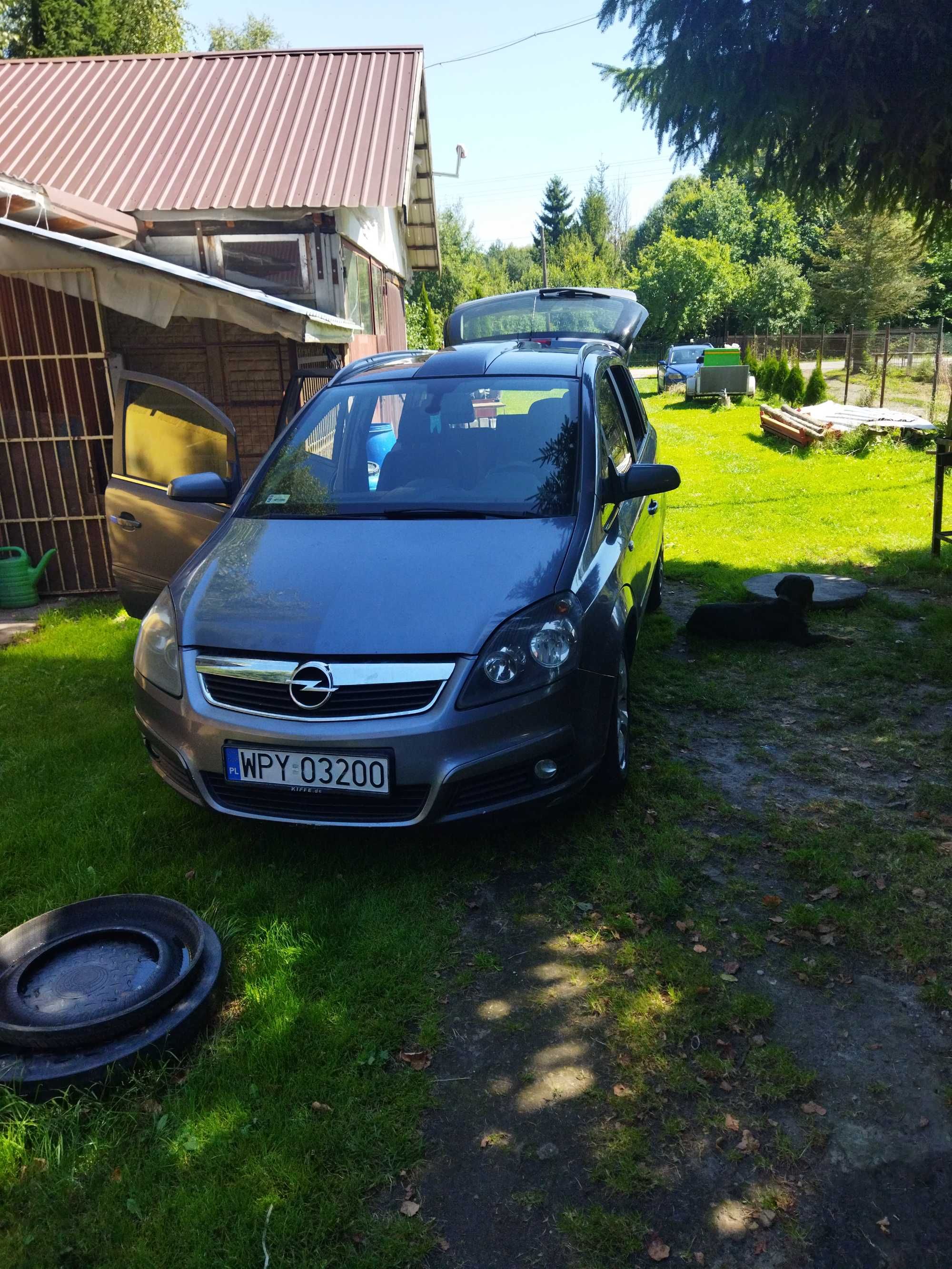 Opel Zafira B 1,9 CDTI Automat 150 KM