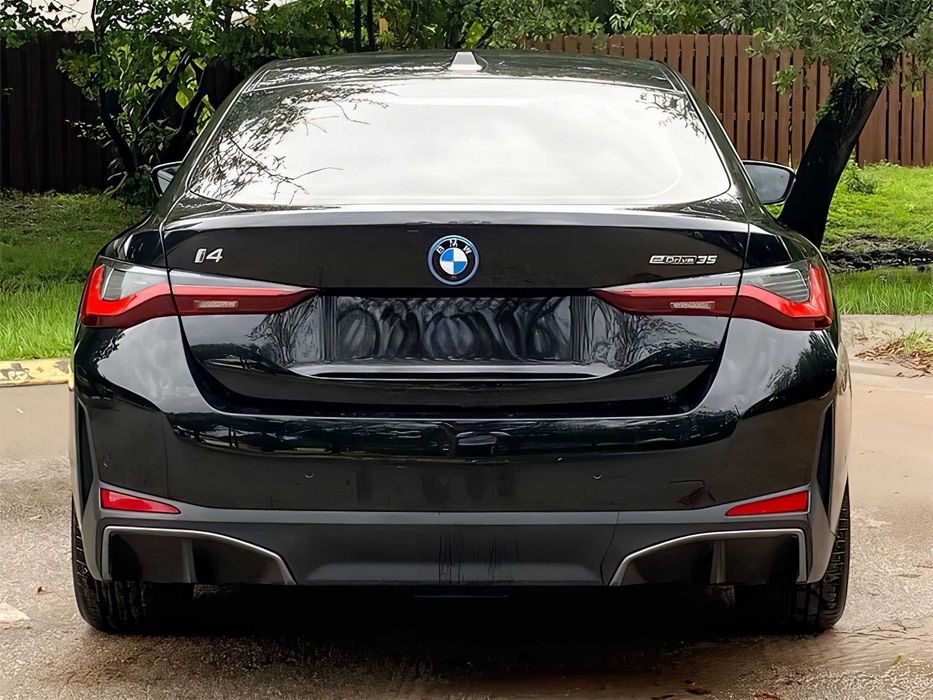 BMW i4      2023