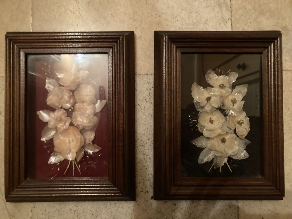 Quadros com arranjo floral em escamas