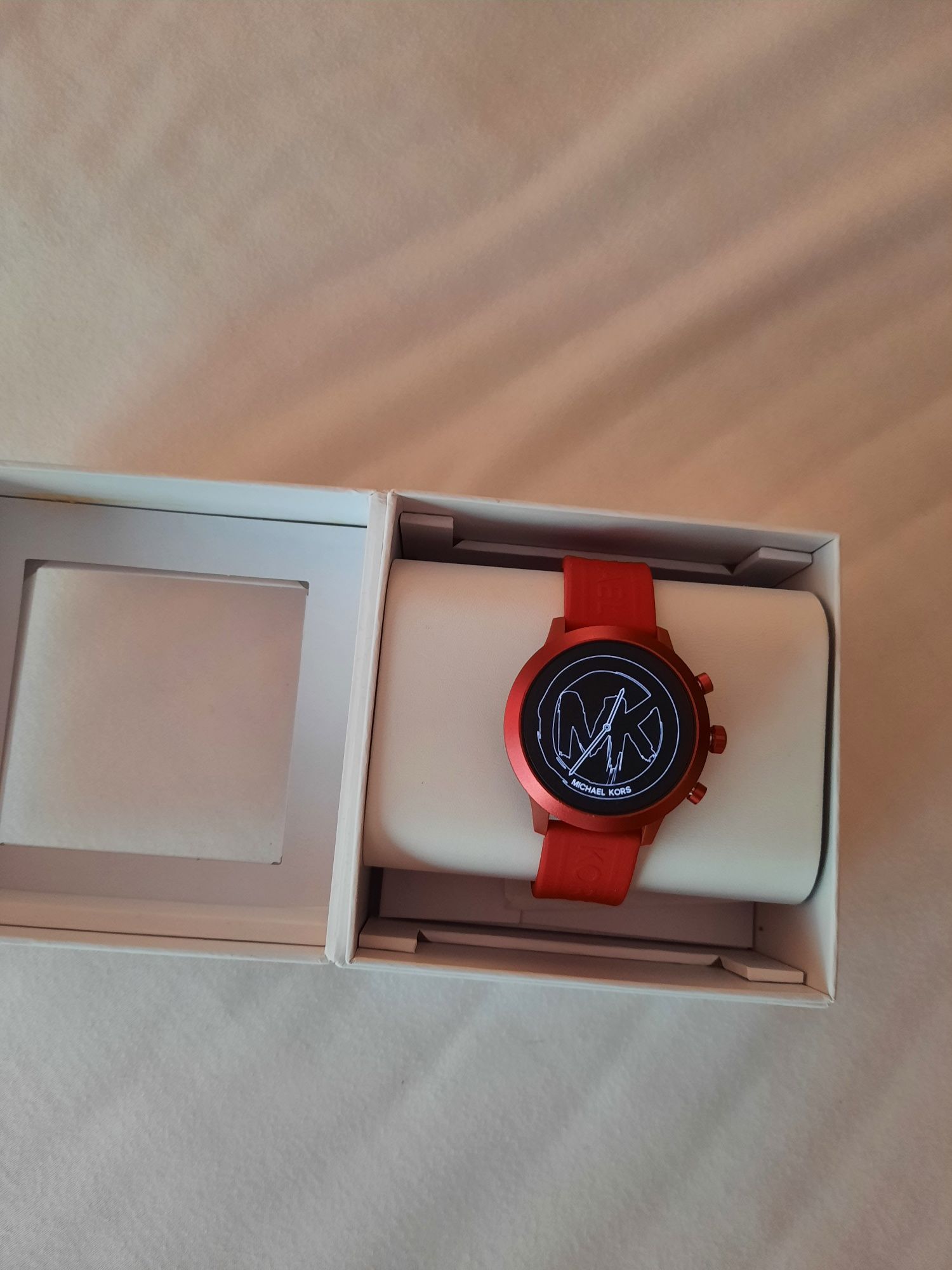 Smart watch Michael Kors vermelho