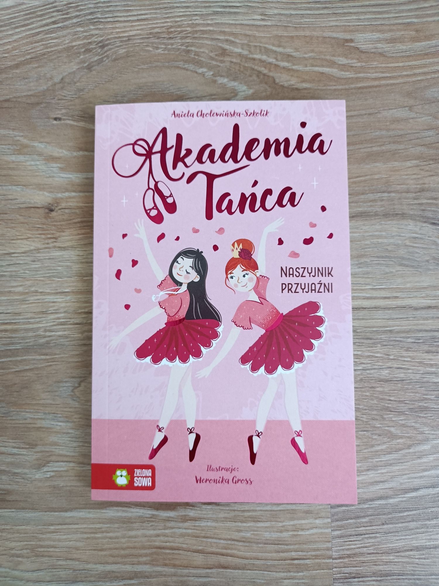 Akademia tańca. Naszyjnik przyjaźni