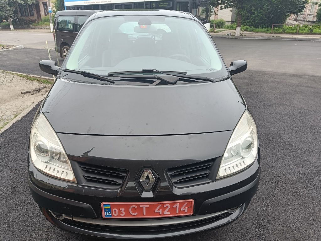 Продам автомобіль Renault Grand Scenic