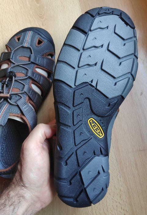 Sandálias KEEN, Tamanho 42 (novas)