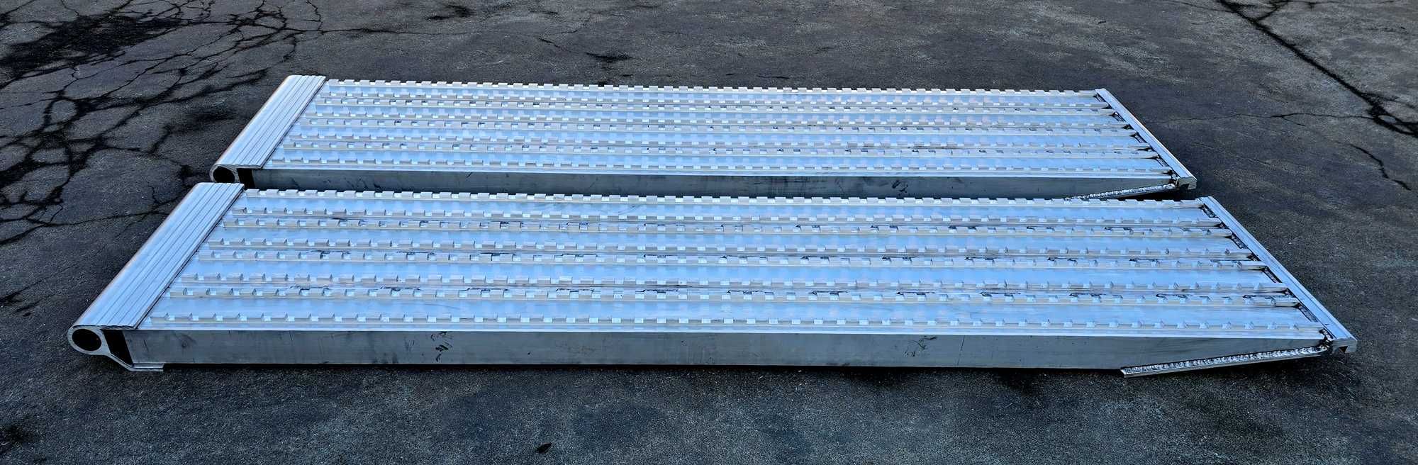 Najazdy aluminiowe PROFESSIONAL 2400x600x90mm mocowanie na rurę 15 ton