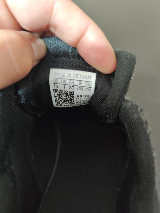 Tenis Adidas preto 33