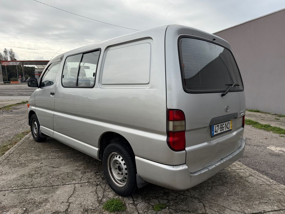 Toyota Hiace 6 lugares