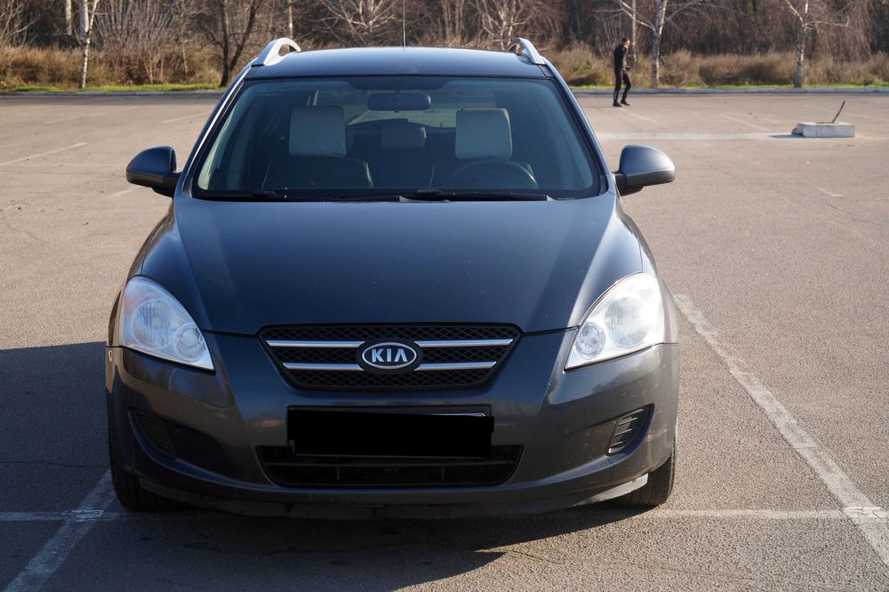 KIA CEE'D SW 1.6 бензин (122 к.с)