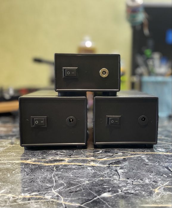 В НАЯВНОСТІ ДБЖ (УПС) для роутера та мережевого обладнання