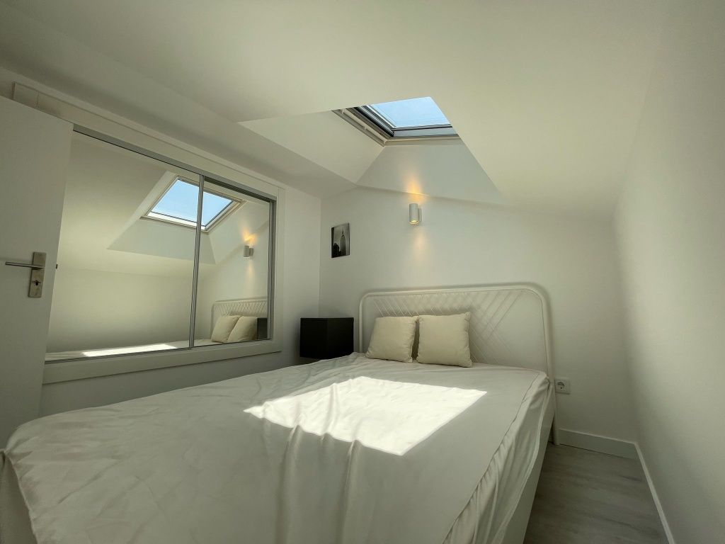 SEM CAUÇÃO. Quarto para raparigas.