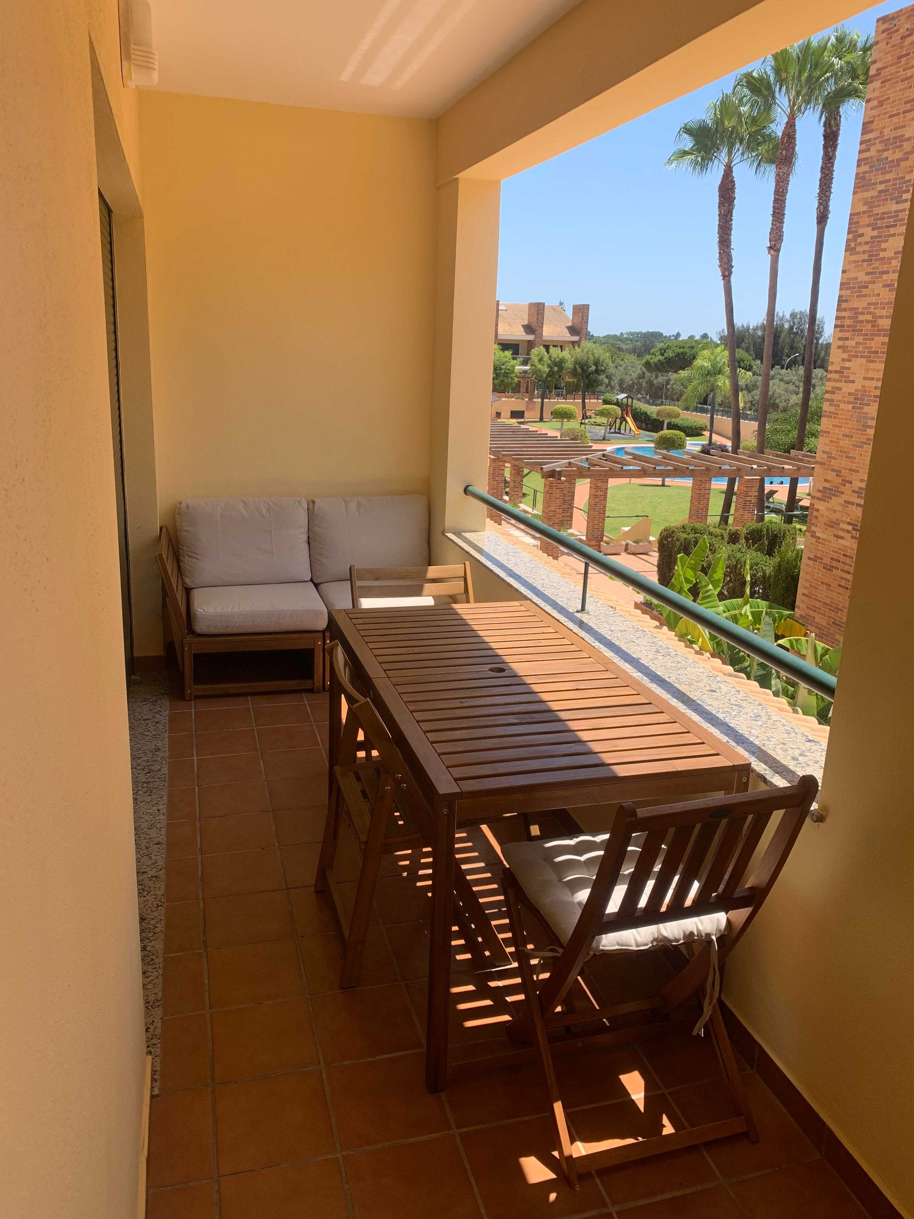 Para Alugar – Apartamento Moderno com Vista para o Golfe