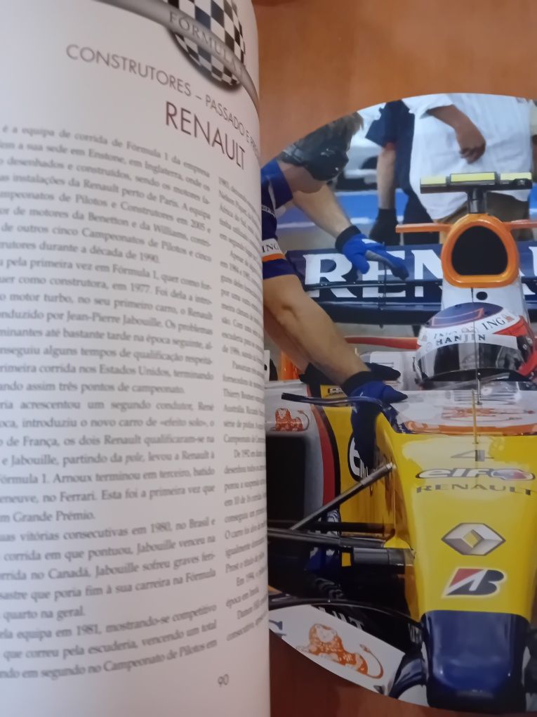 Formula 1 " Capa com sinais de desgaste "