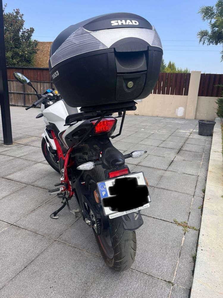 Benelli BN125 com extras