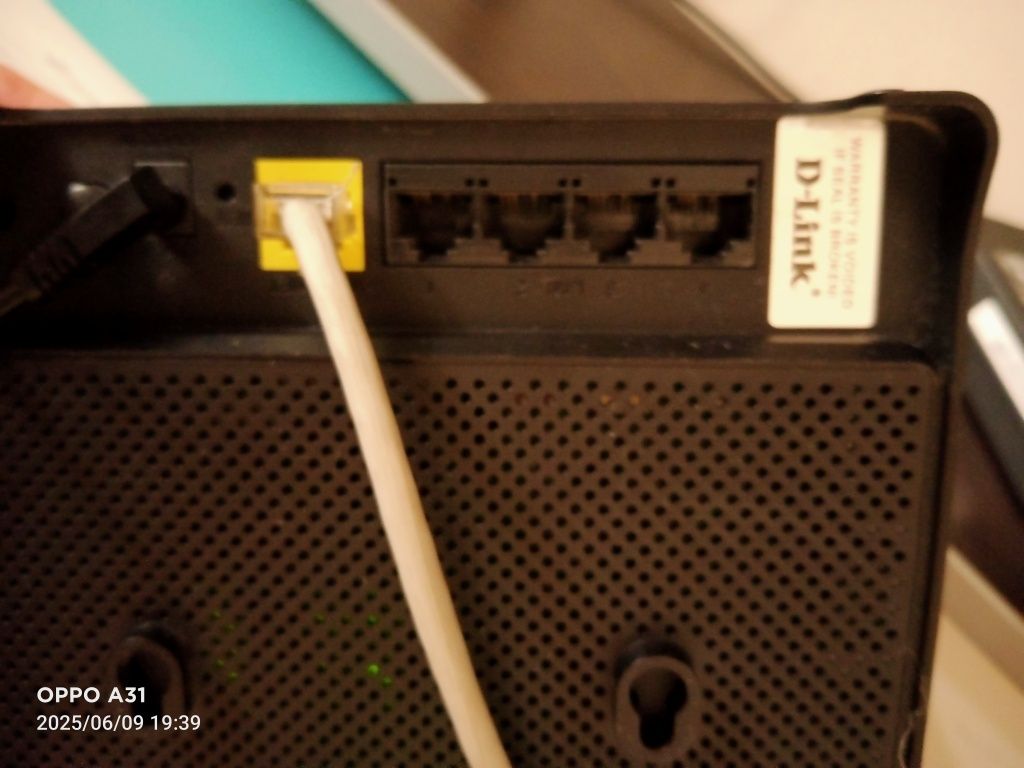 Продам роутер D-Link DiR-300.