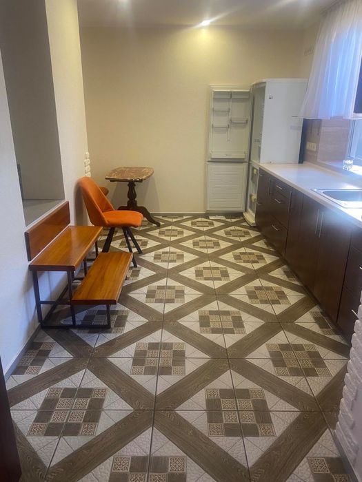 Аренда 3к дом центр города. Вверх Артёма