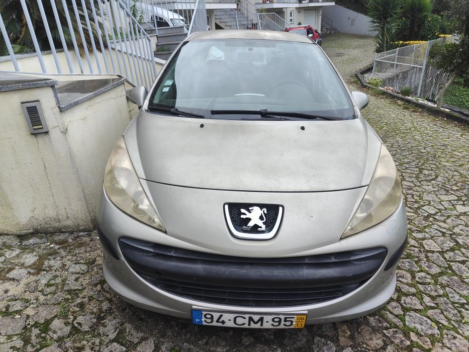 Peugeot 207 1.4 hdi AVARIADO