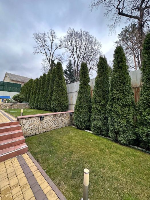 Будинок з ремонтом в центрі Ірпеня! Басейн, гараж, підвал!