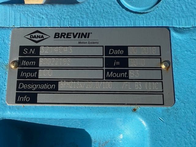 BREVINI reduktor z napędem hydraulicznym nowy do kruszarki