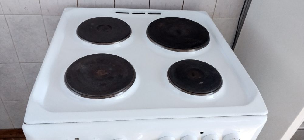 Електроплита Indesit