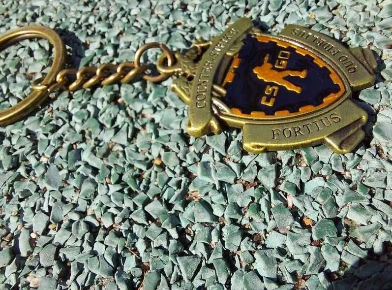 Breloczek CS:GO Loyality Badge, odznaka, dla fanów gry Counter Strike