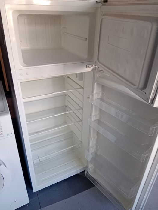 Lodówka w bardzo dobrym stanie
