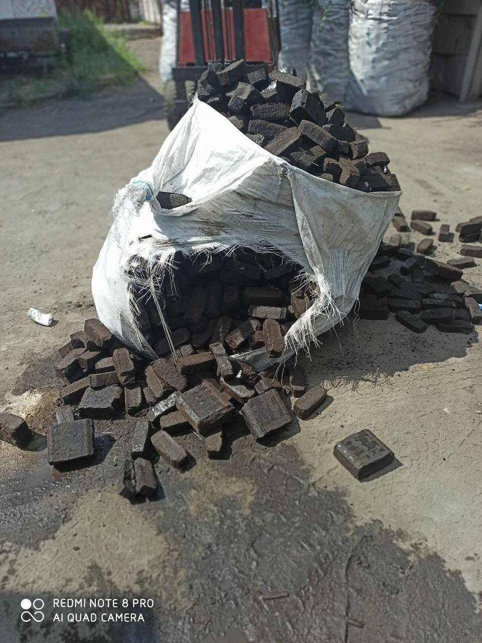 Торфобрикет від виробника в біг-бегах с доставкою від 4900грн.т.