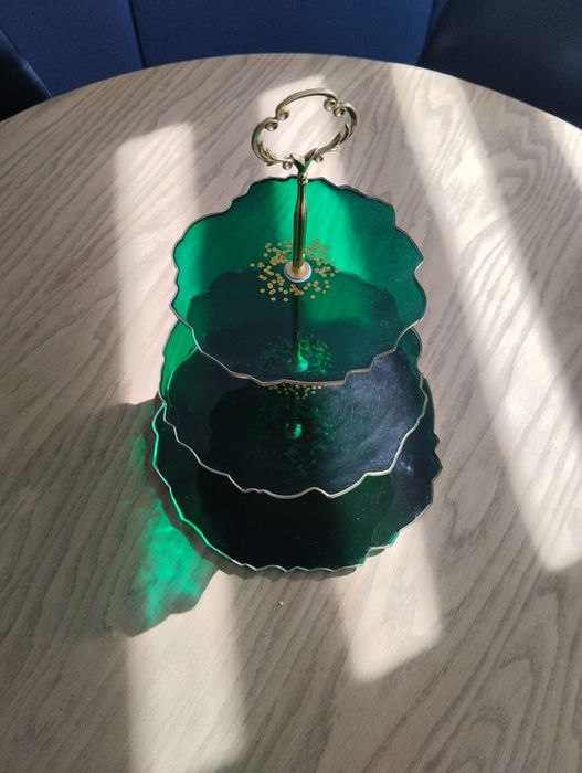 Patera piętrowa na owoce i ciasto zielona złota żywica epoksydowa