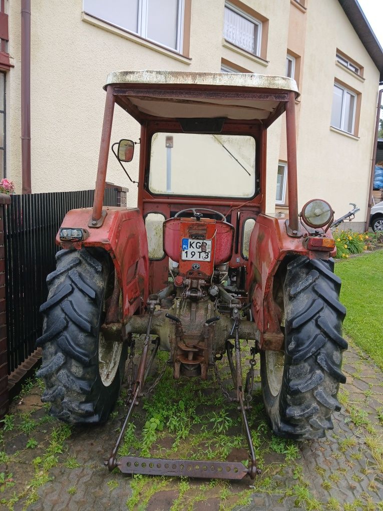 Ciągnik Massey Ferguso 135 Traktor Ferguson