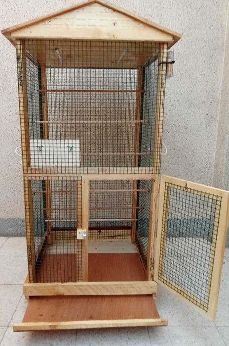 Gaiola nova feita à mão em madeira com leds e rodinhas