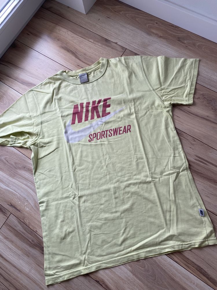 Zara - xl- Nike xxl