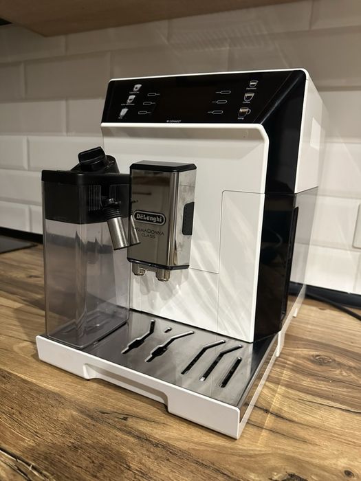Продам кавоварку Delonghi Prima DONNA CLASS