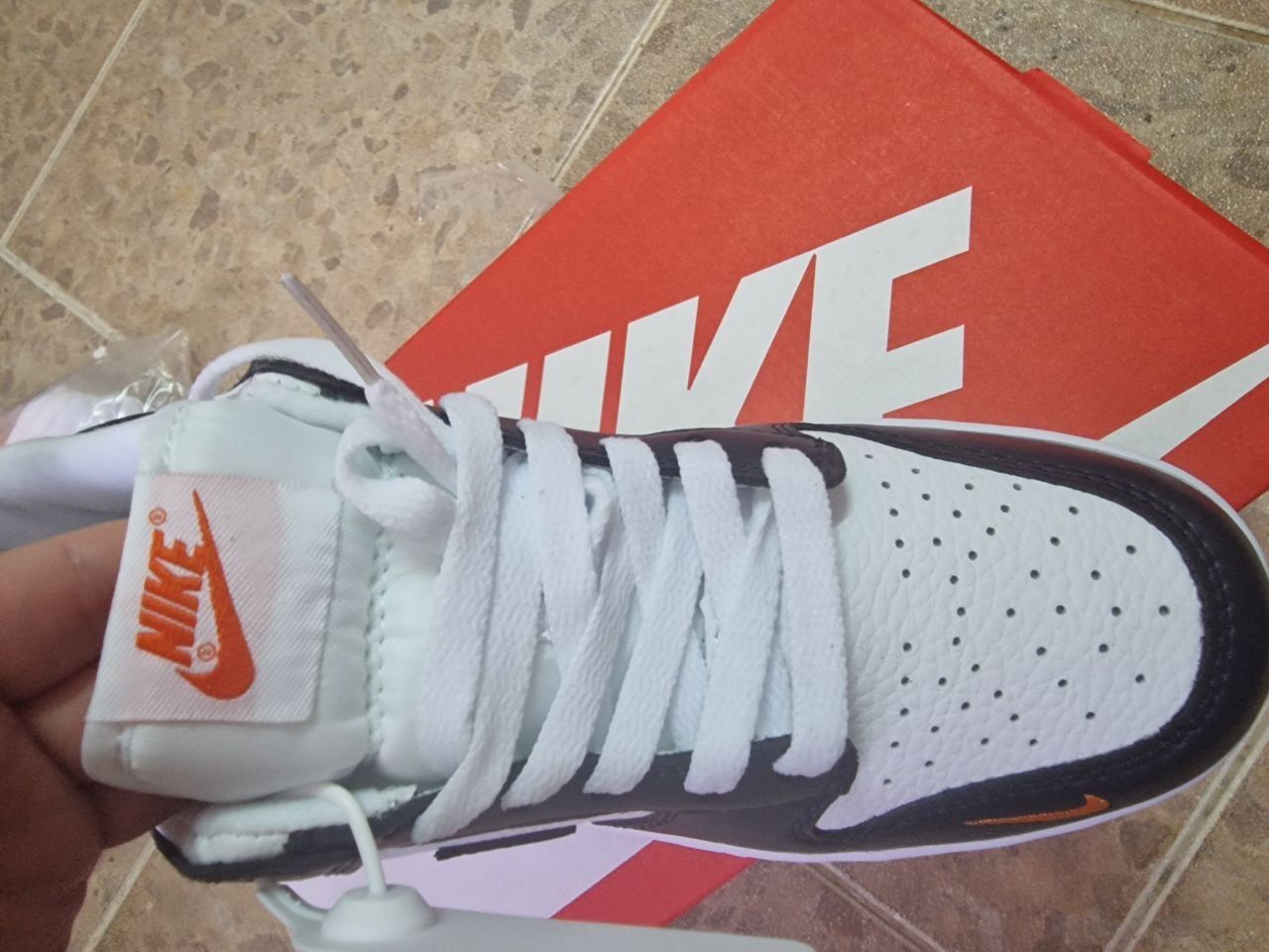 Nike dunk branca e preta