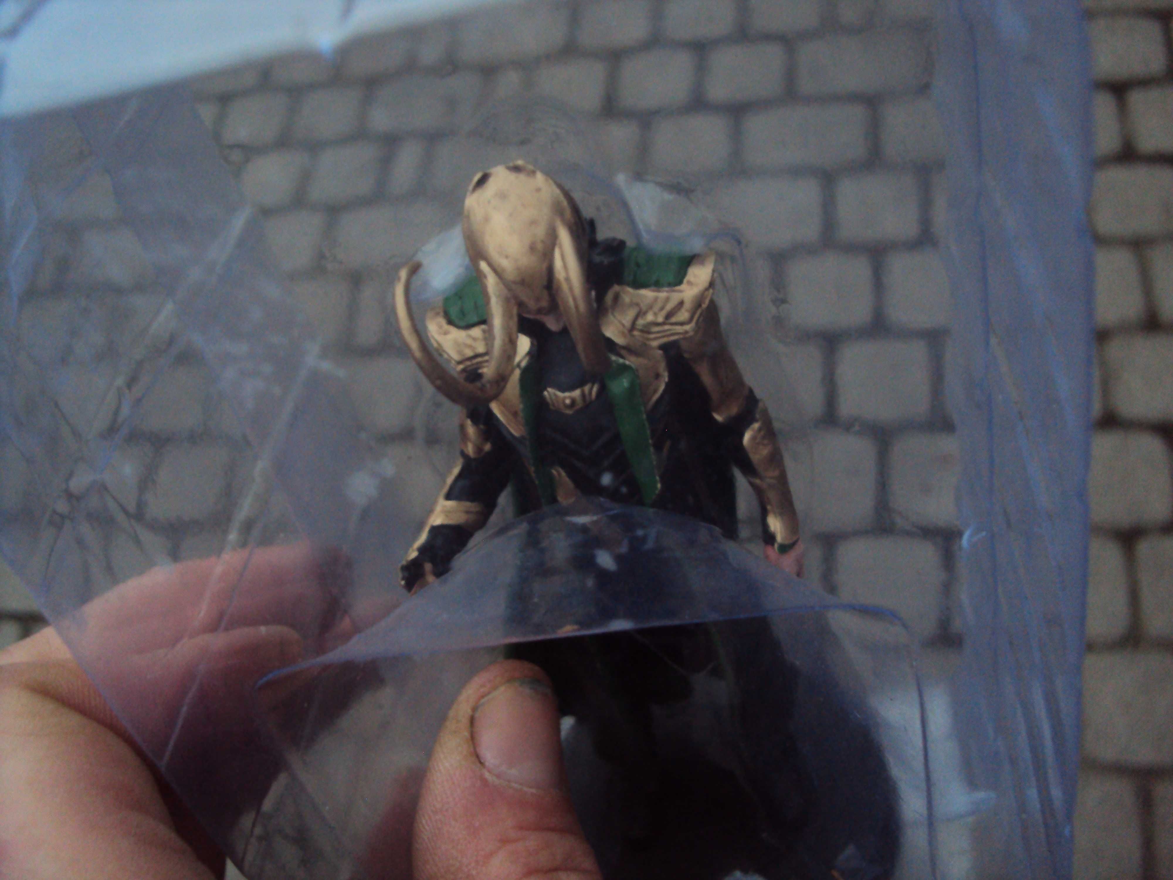 Marvel figurka Loki 14cm uszkodzona