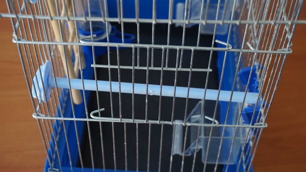 Клетка для попугаев, канареек и других маленьких птиц