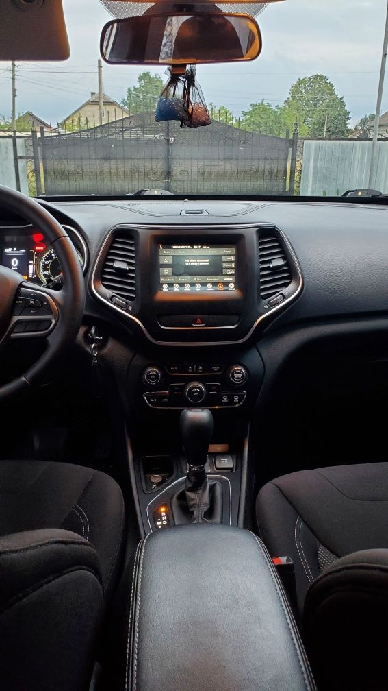 Продам Jeep Cherokee 2018 рік