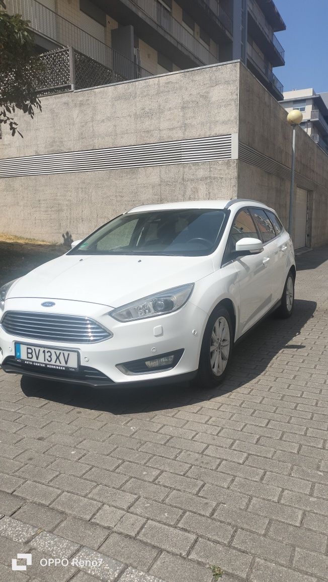Ford focus Titanium 1.0 ecoboost 125cv • económico