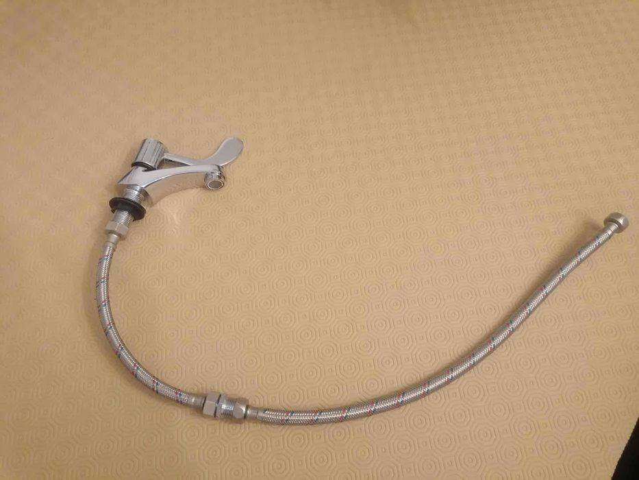 Torneira água fria para laboratório
