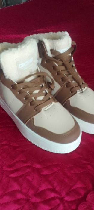 Женские зимние ботинки сникерсы на меху 41 р, по стельке 26-26,5см